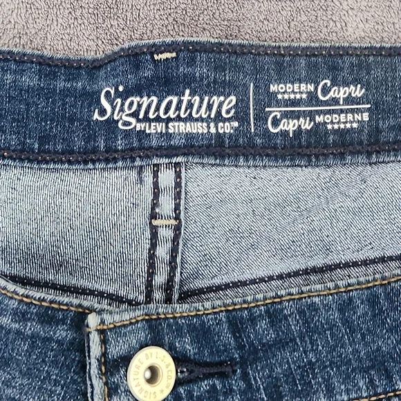 Levi capris - Picture 3 of 4